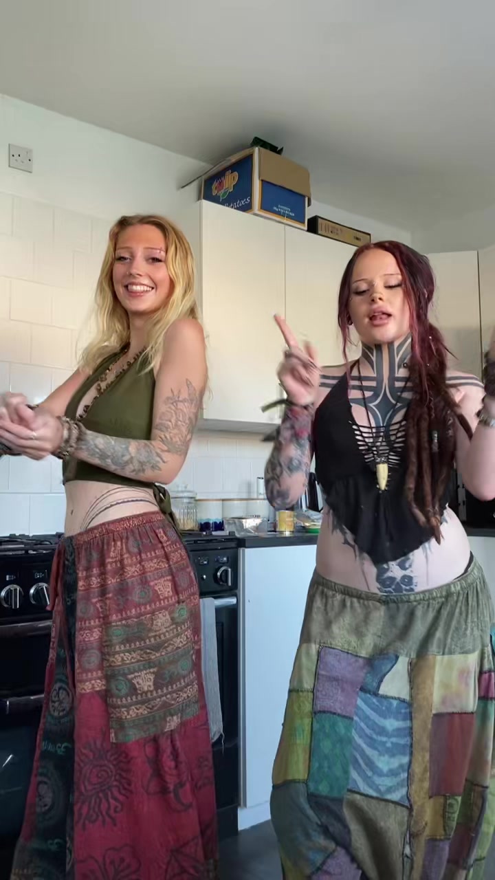 @AmeliaQueenYolo