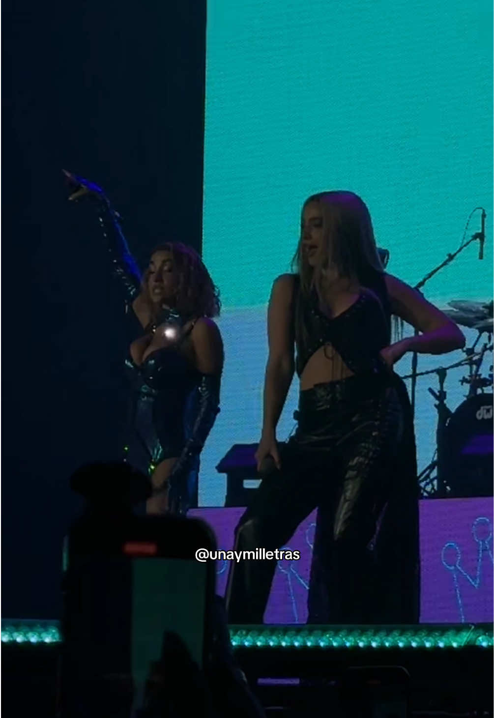 @Una y Mil Letras 💎
