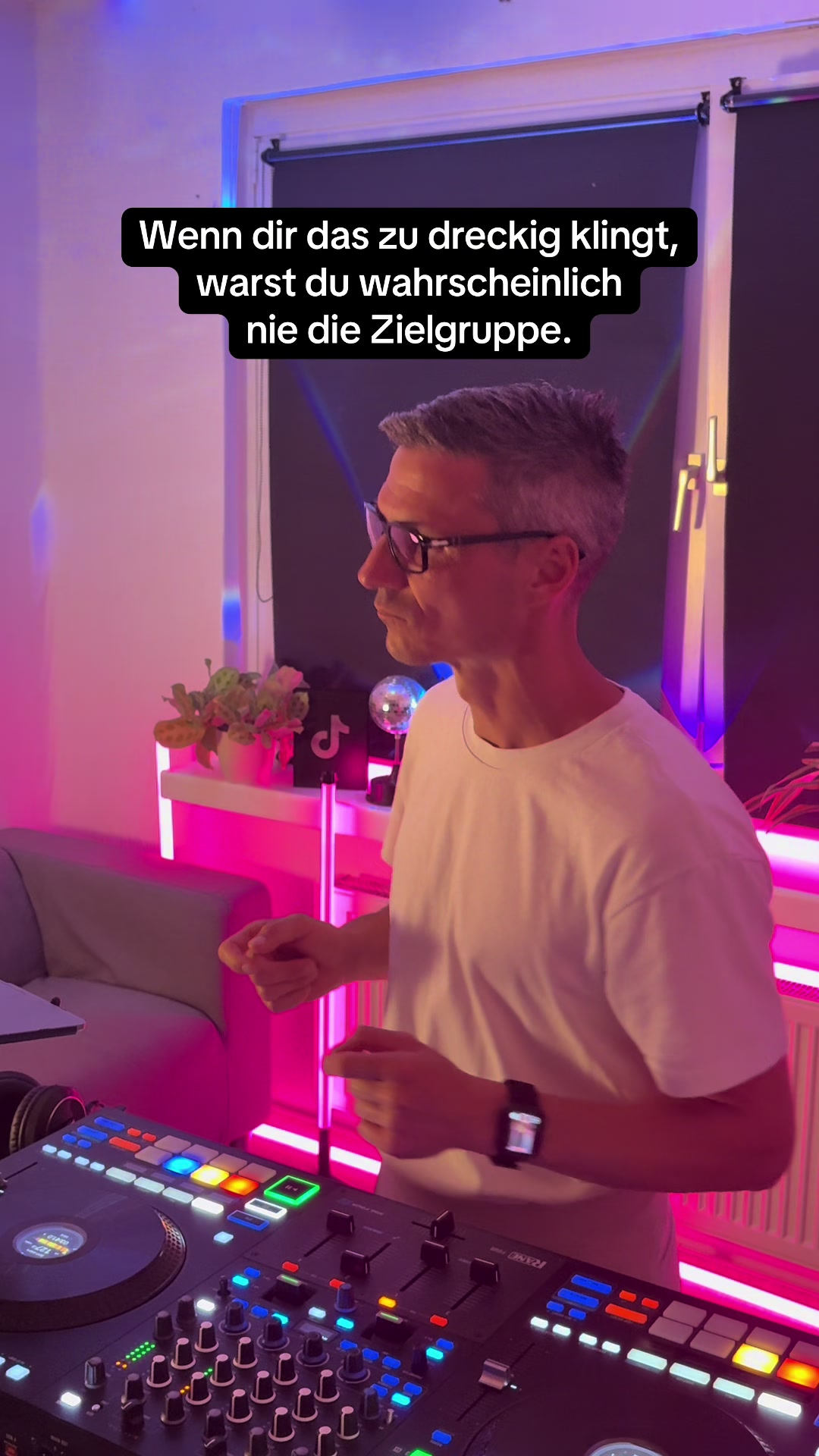 @DJ_AVELØ