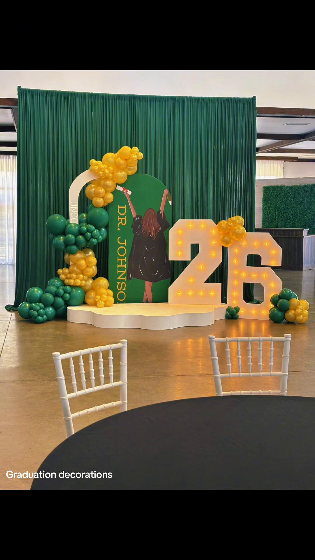 @Charlotte Balloon Artist