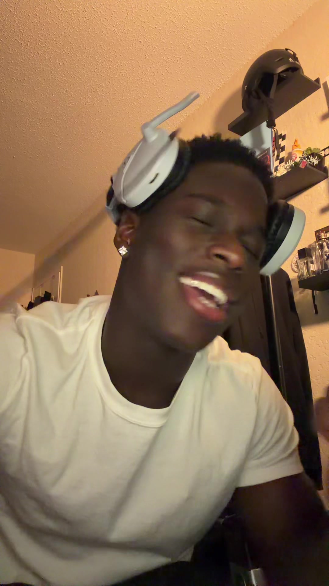 @Dee🌟