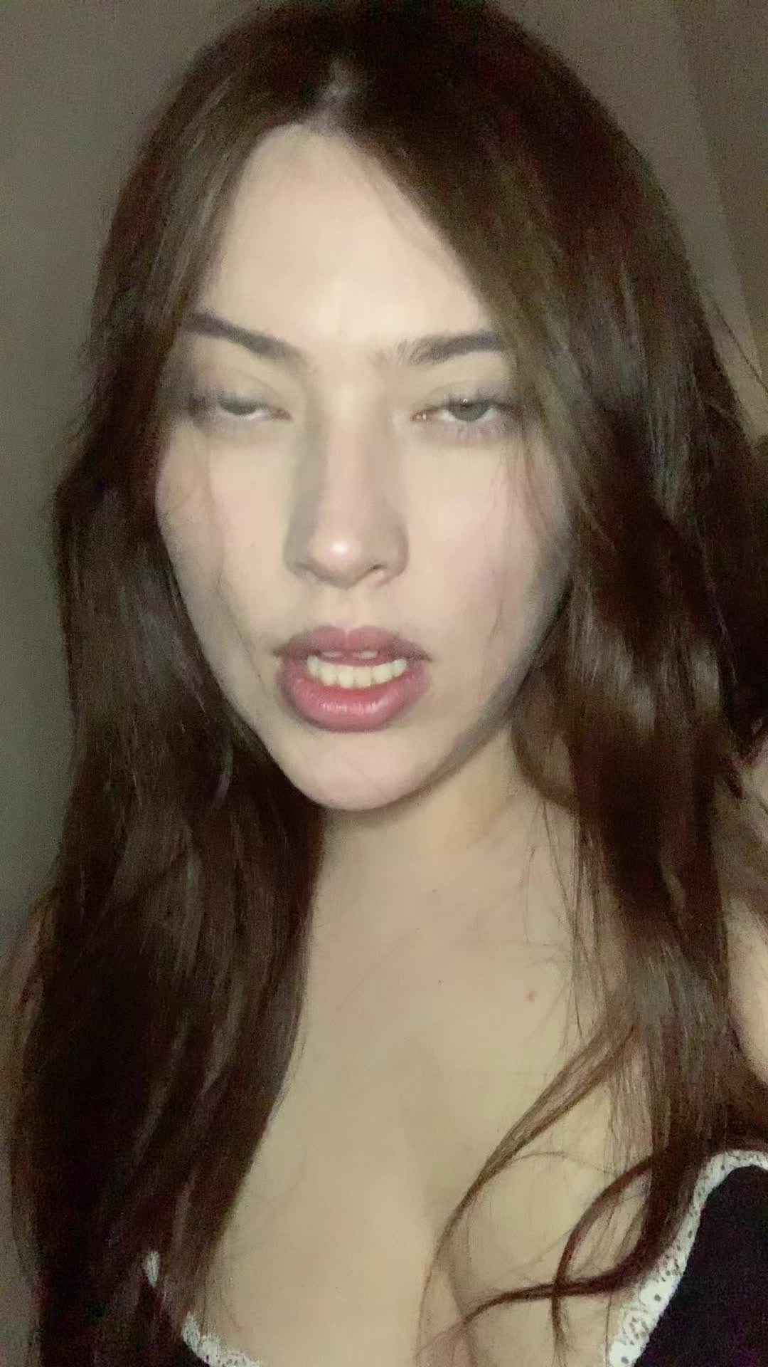 @Julieana