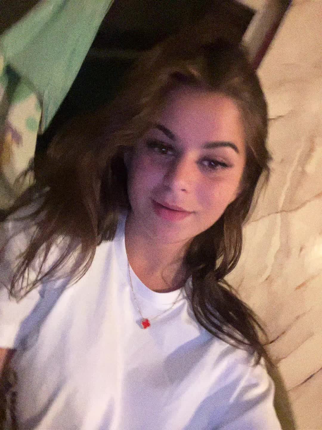 @Adelisa
