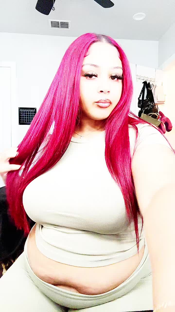 @liyah ♉︎ .