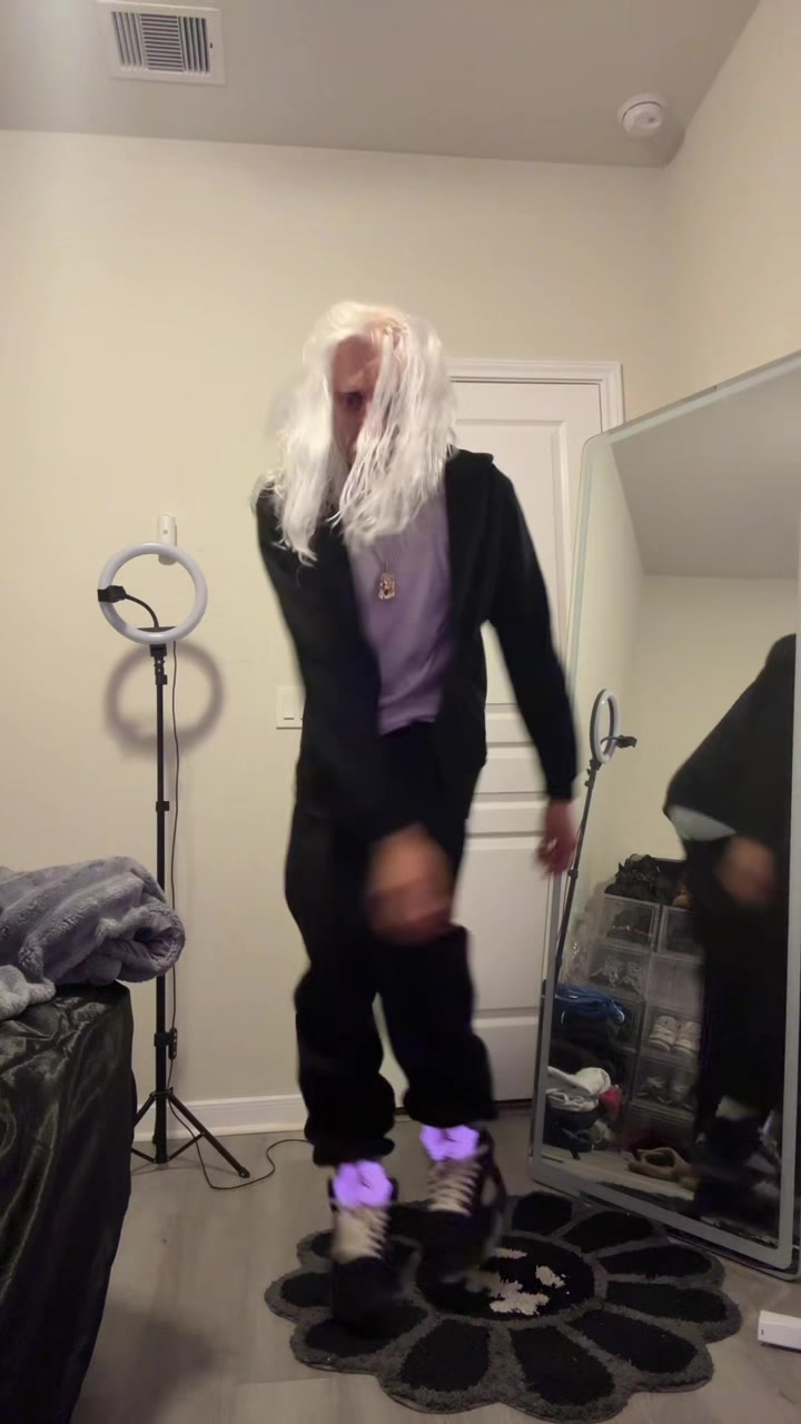 @JEEZO