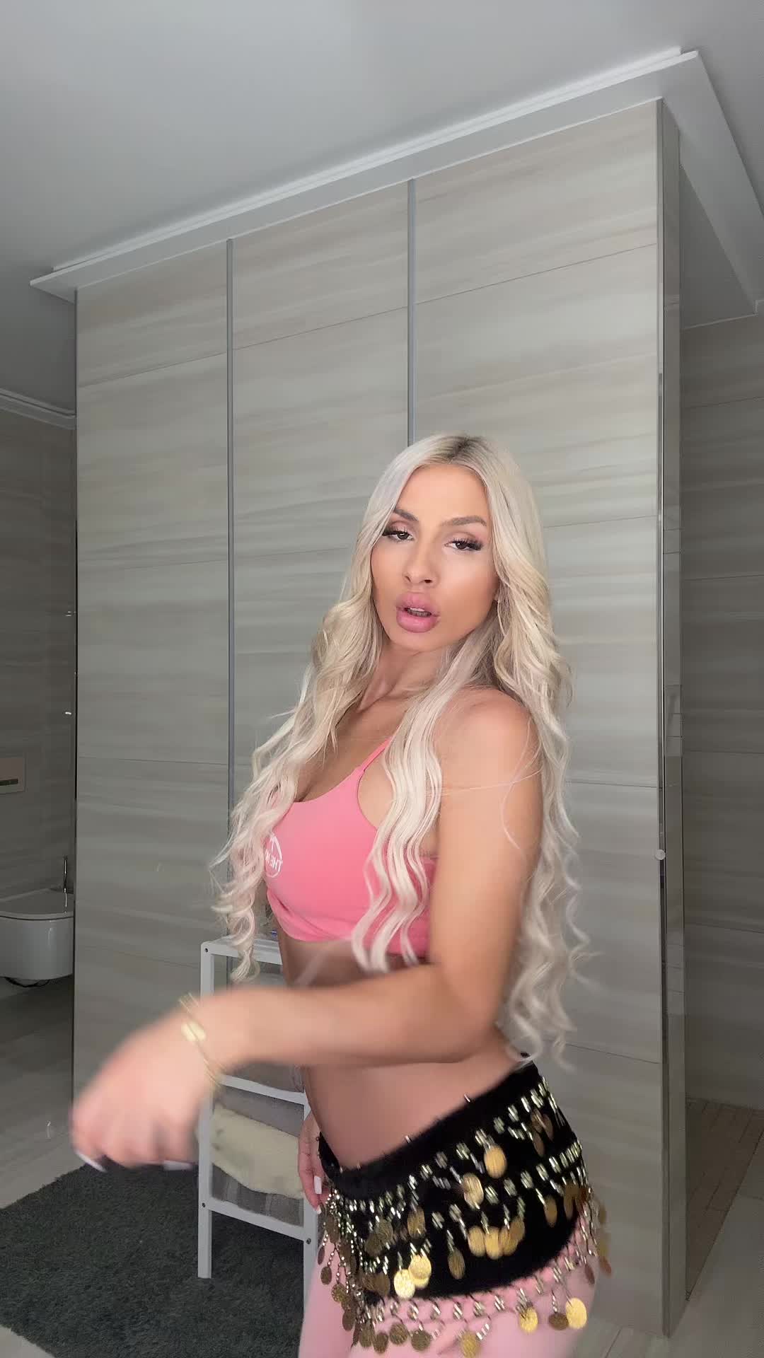 @Vazzzle