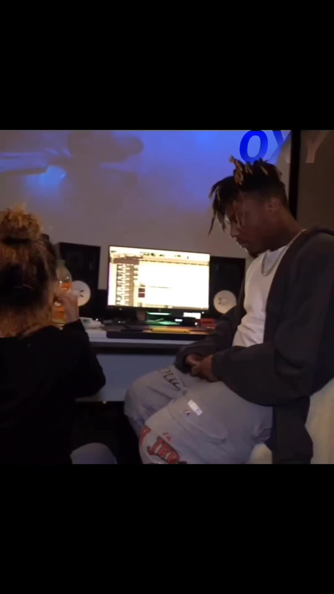 @𝖮XY.𝖠𝖬