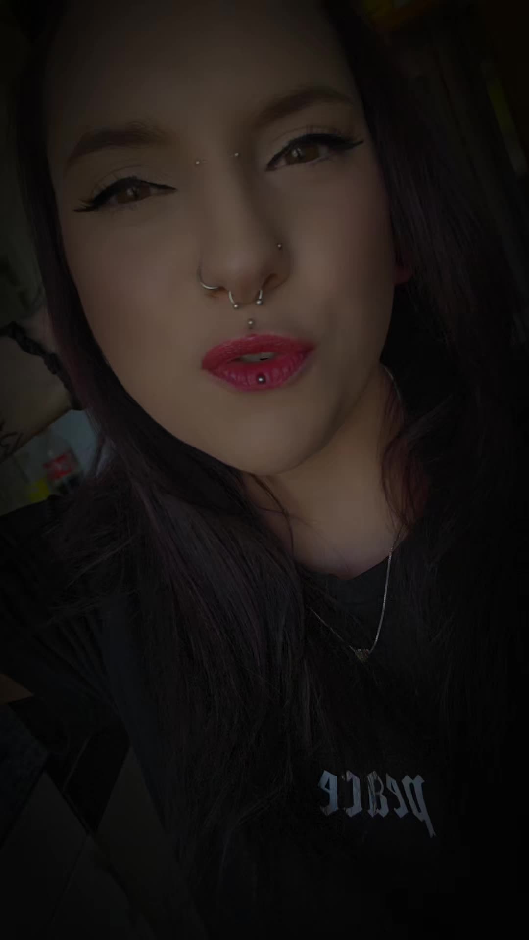 @𝓐𝓷𝓷𝓲 🖤