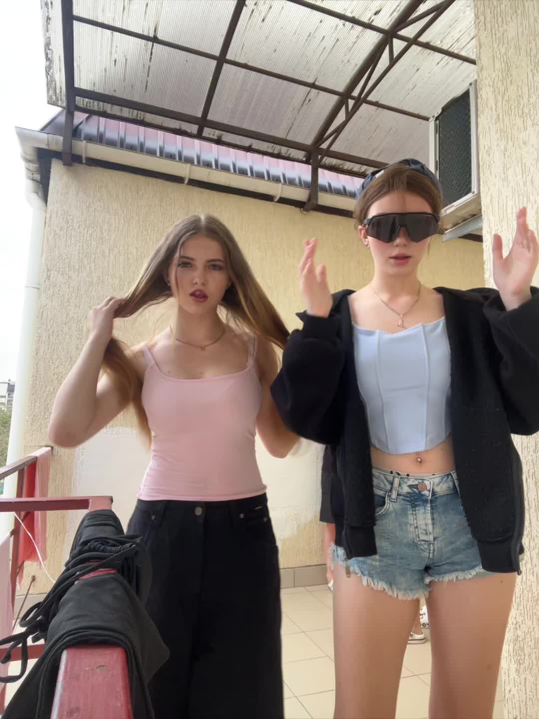 @Lika_2402