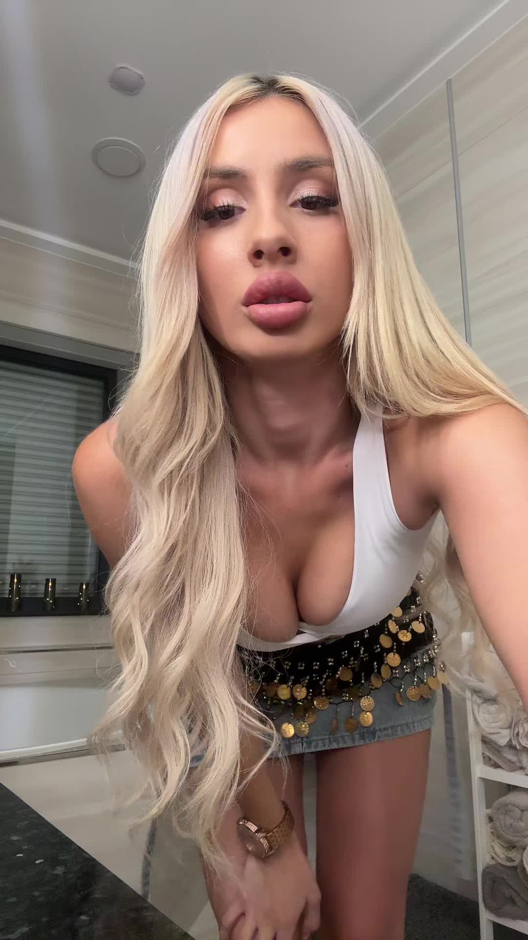 @Vazzzle