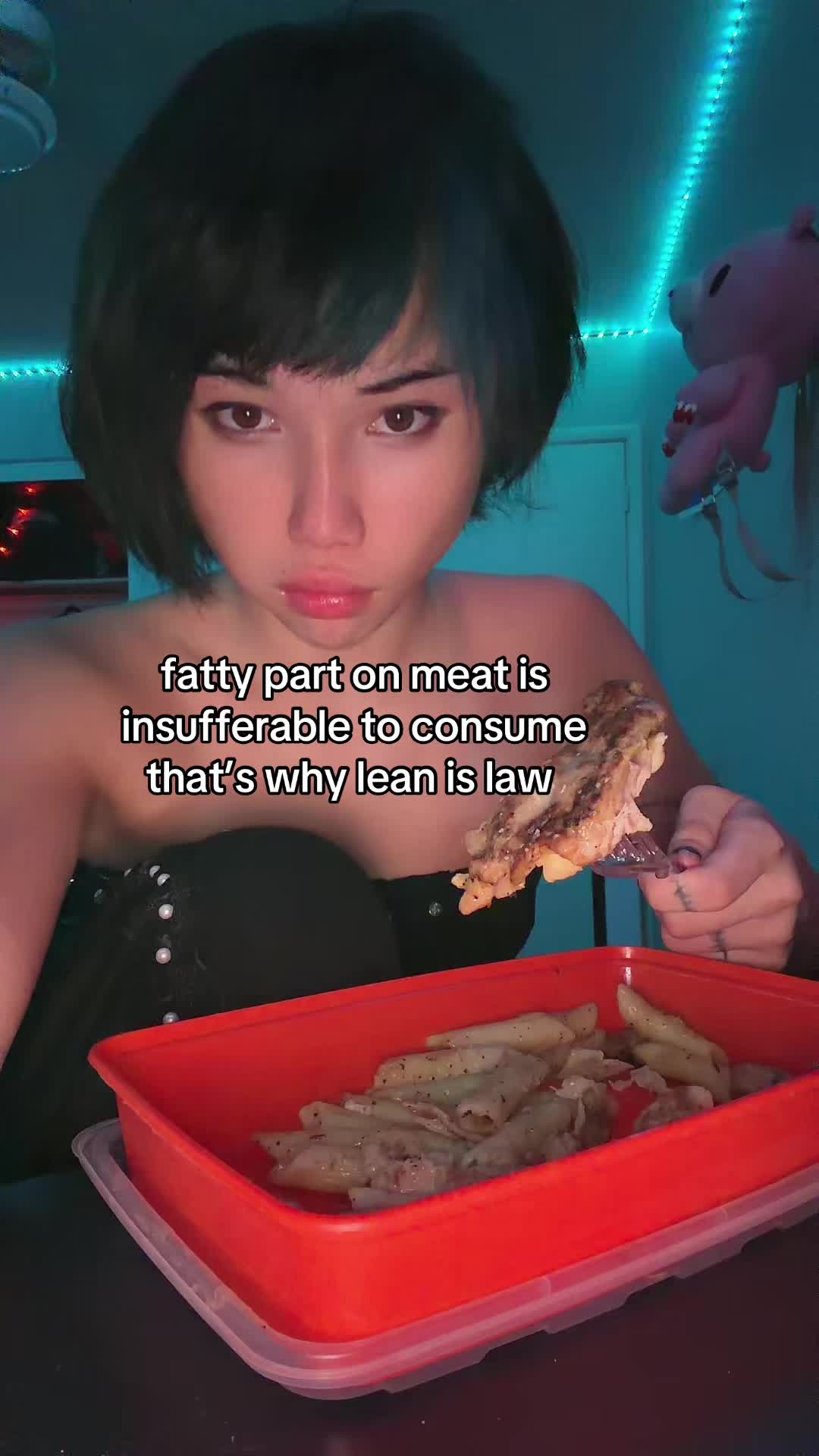 @yummyknivez