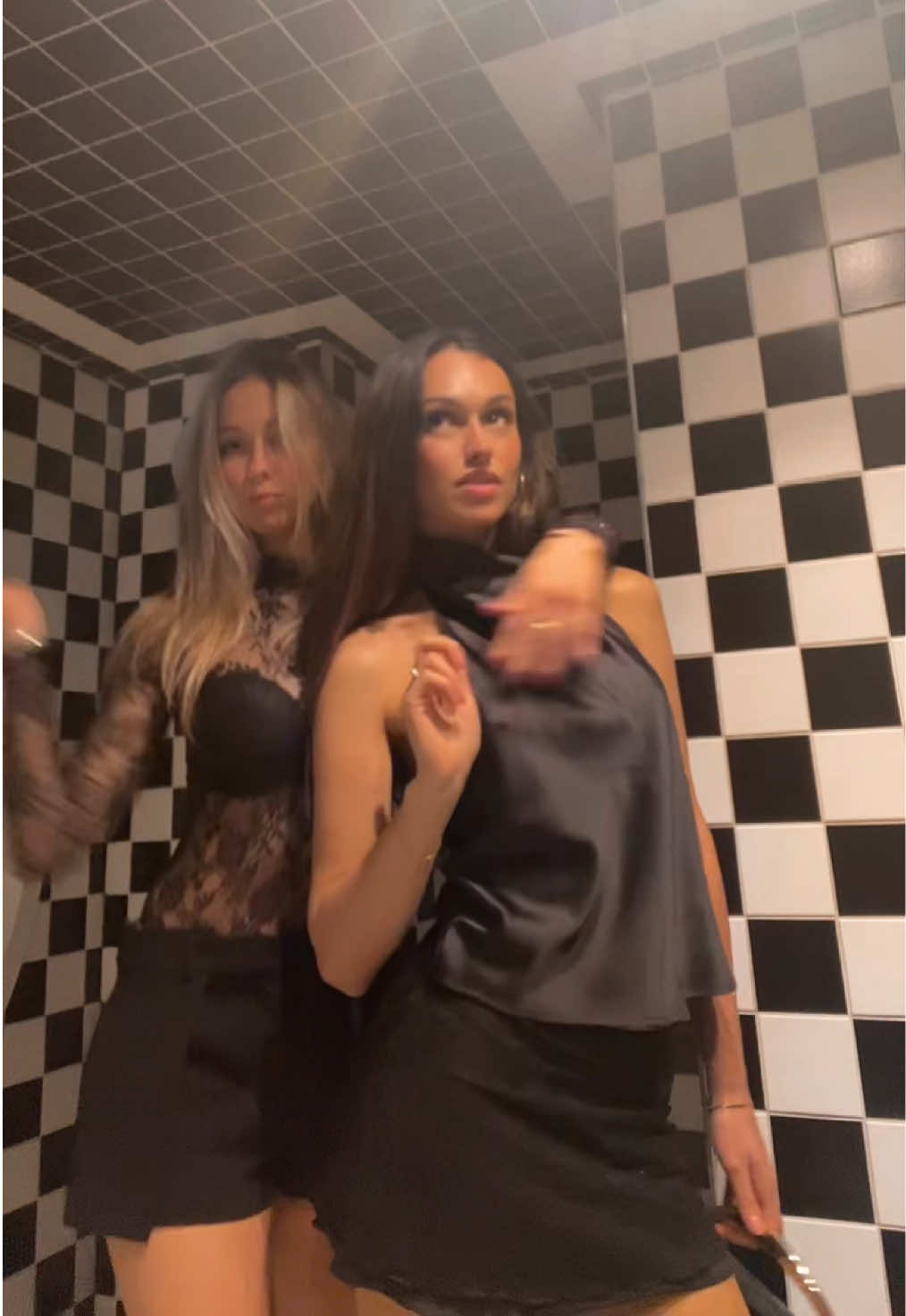 @Gabriela Gujuman