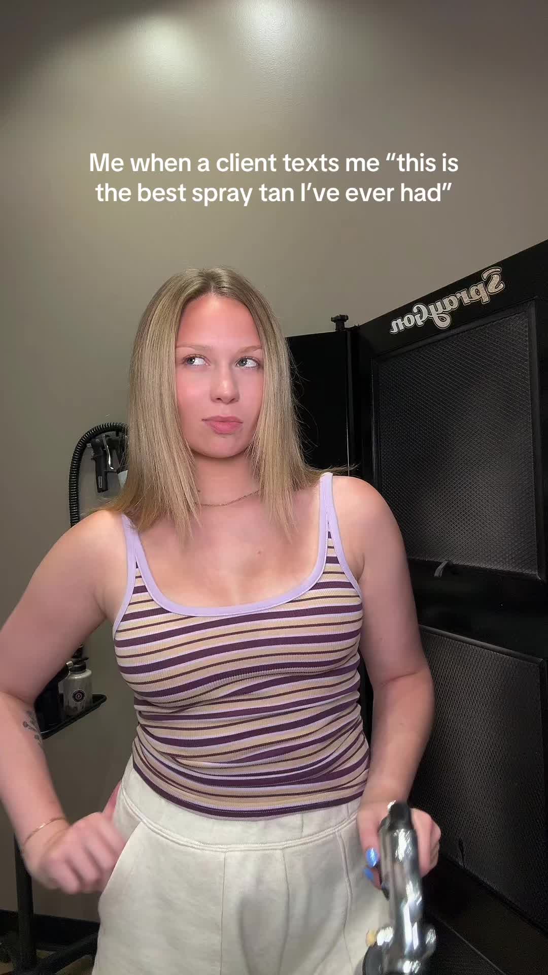 @presley | spray tan artist