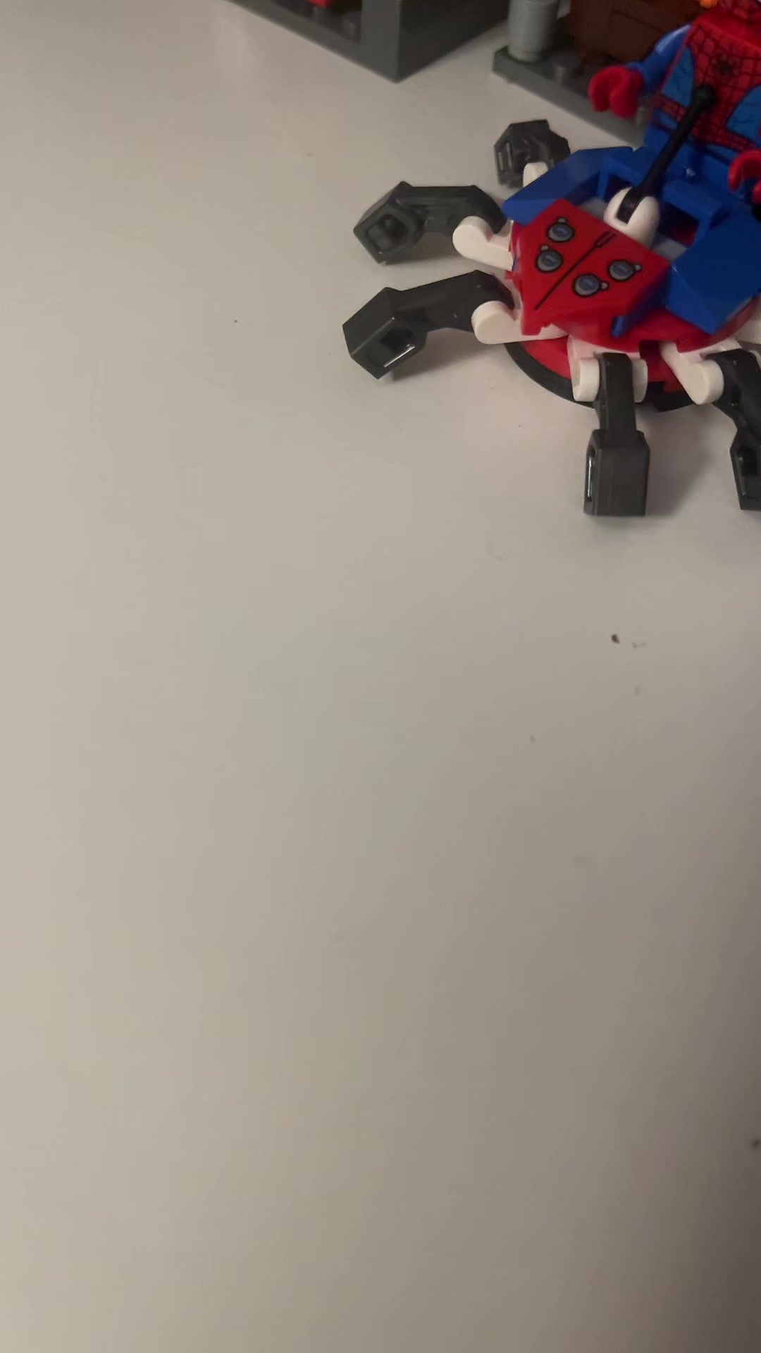 @r3vi1sl0st