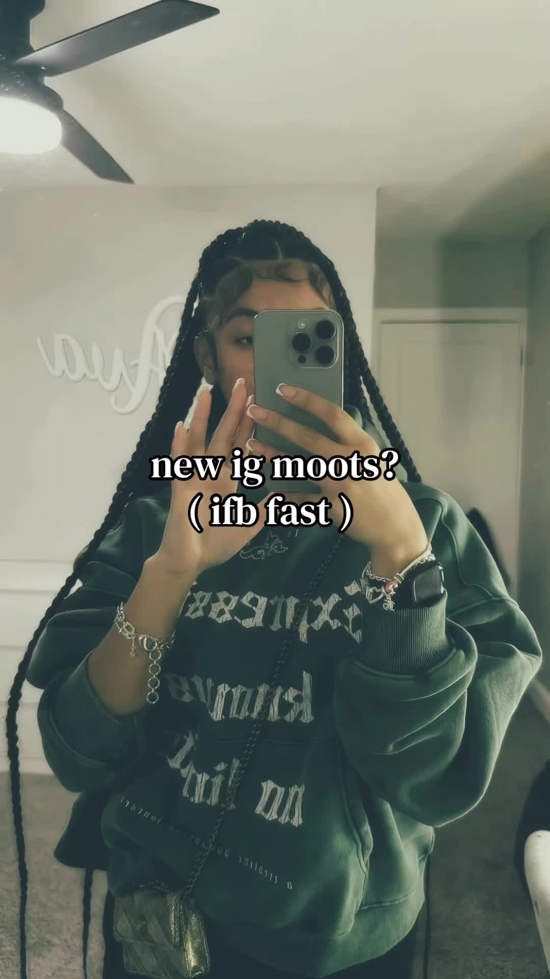 @ᥫ᭡.