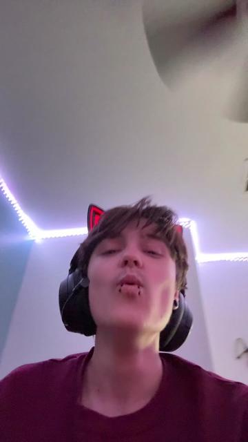 @Maxatron