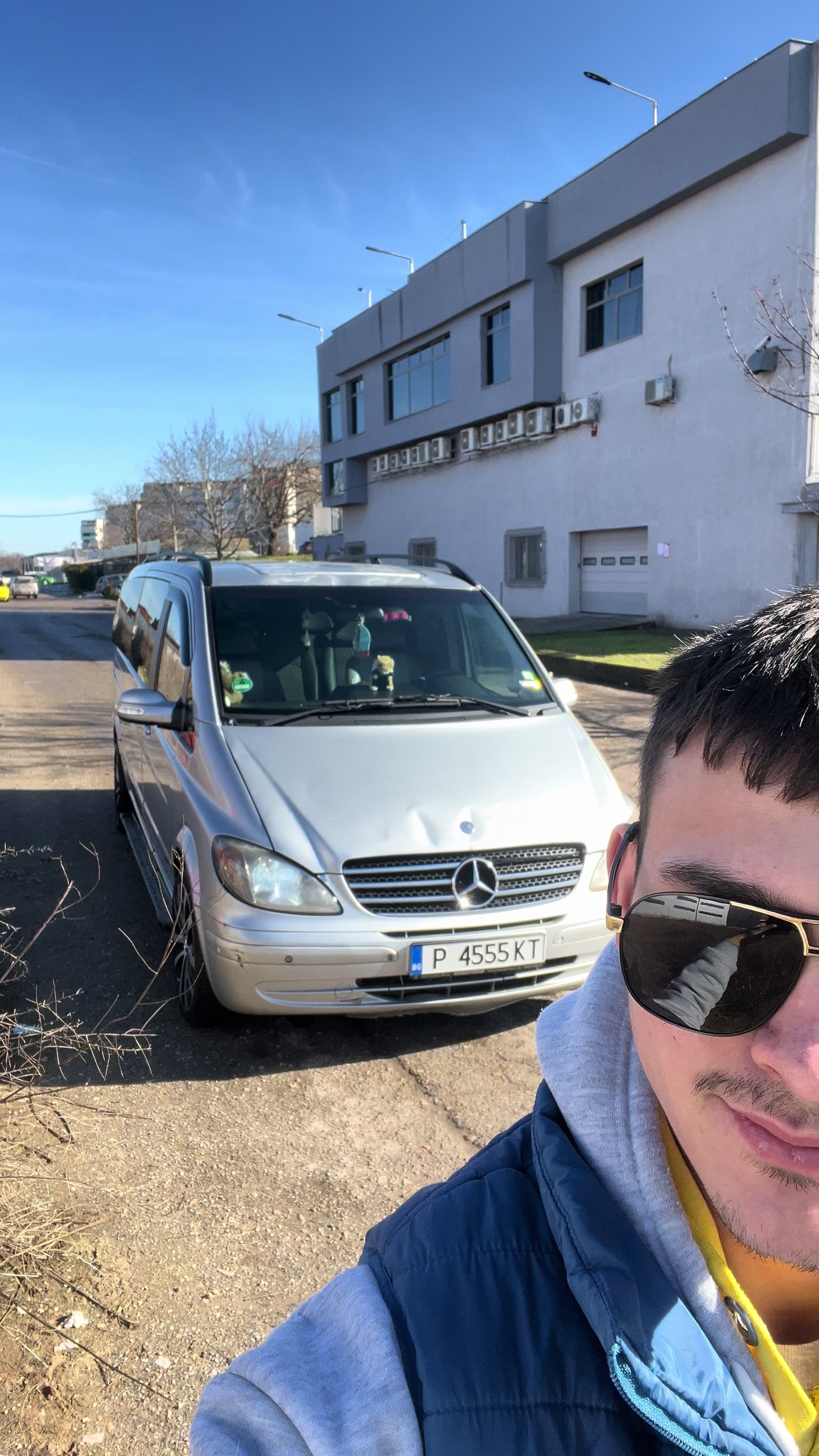 @n.mollov.e39