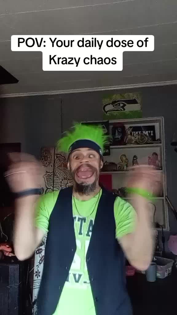 @🤪KrAzY🤪Mike C-Hawk💙💚