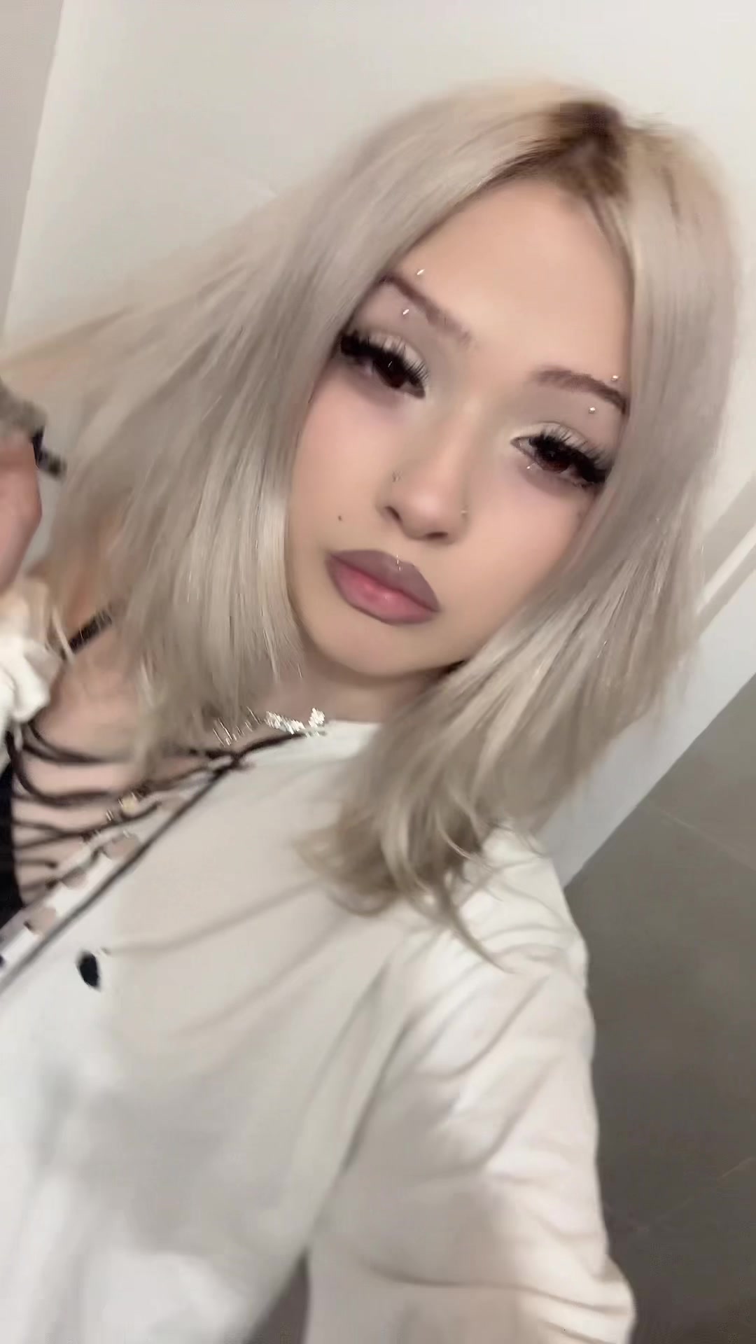 @⃟