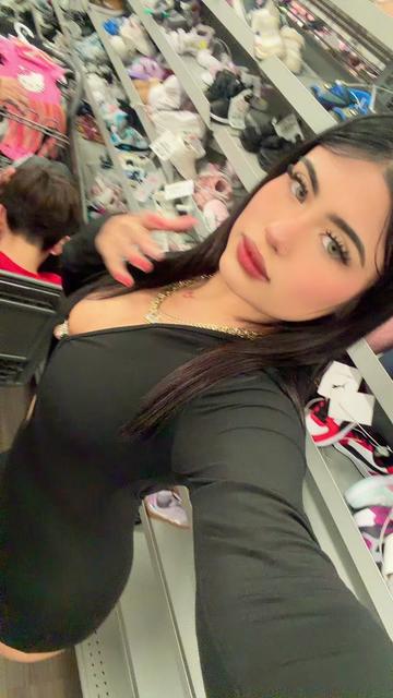 @yvonne 🖤🦋