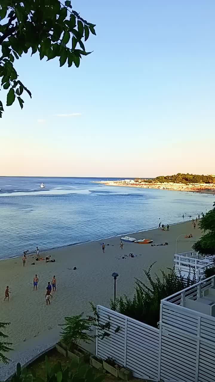 @Roberta65