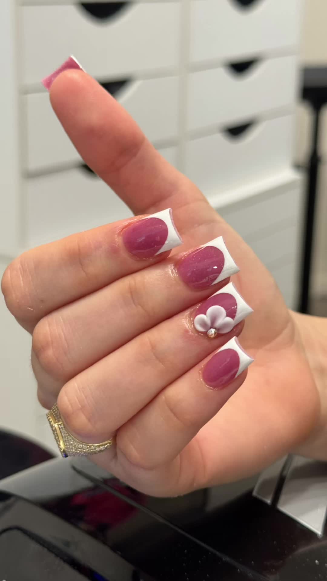@LeislyNails