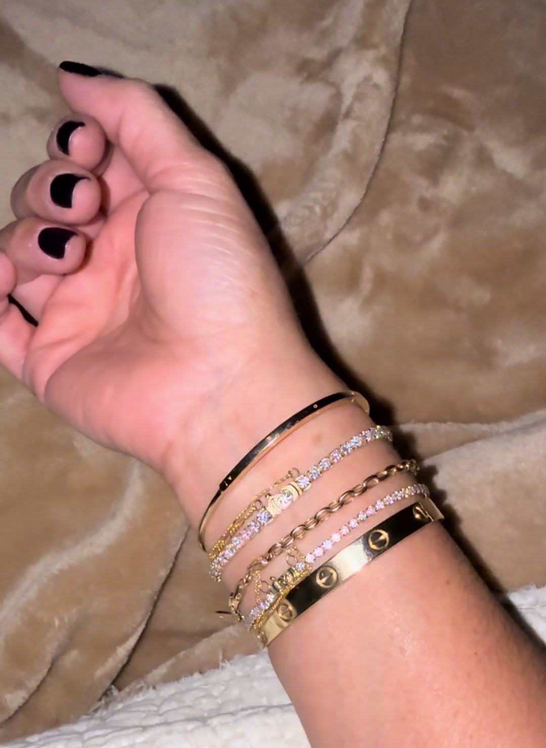 @BrokeButBejeweled