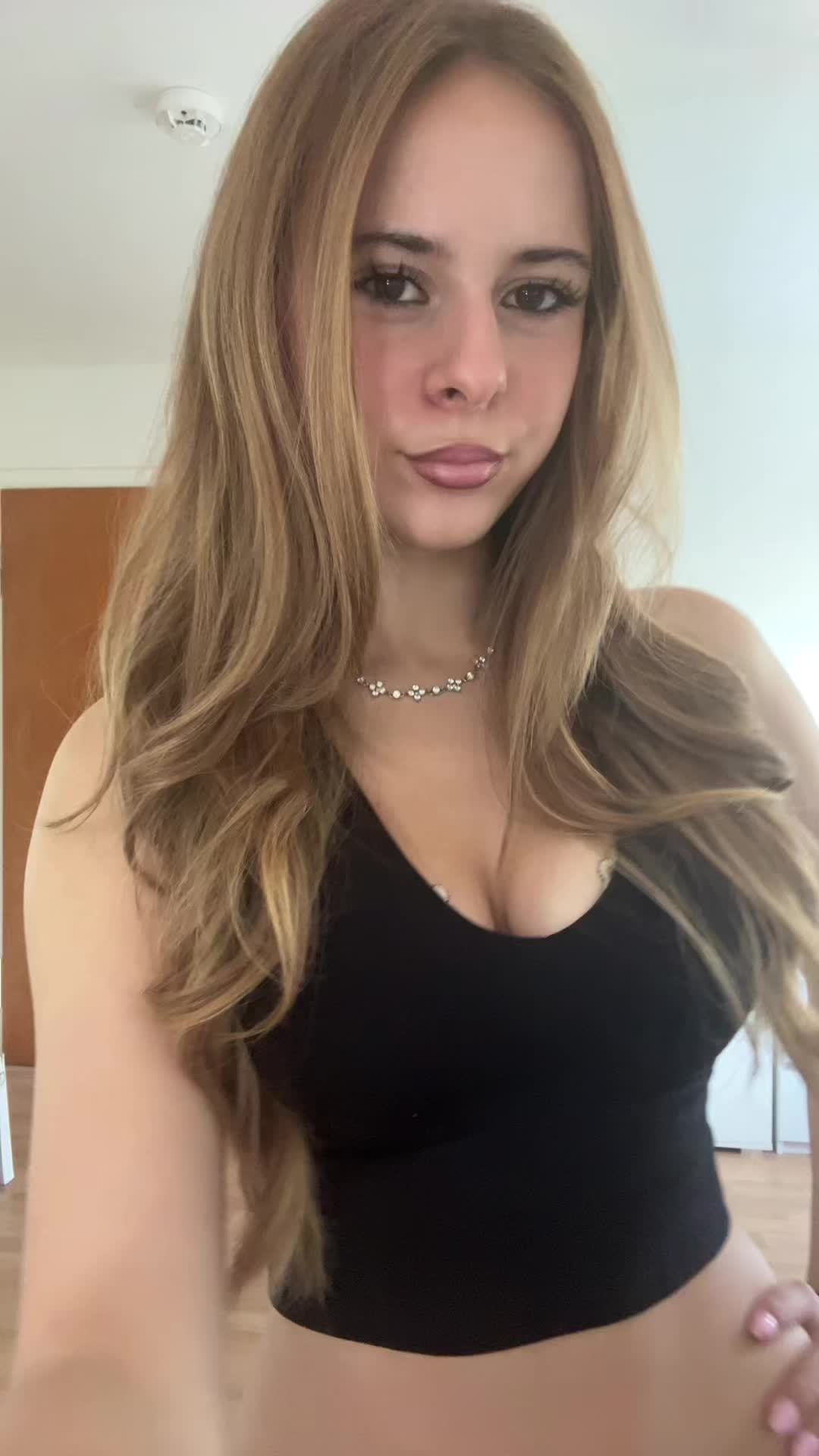 @𝐑 𝐀 𝐌 𝐎 𝐍 𝐀  🦢