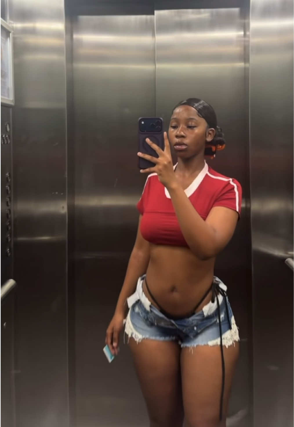 @melavue