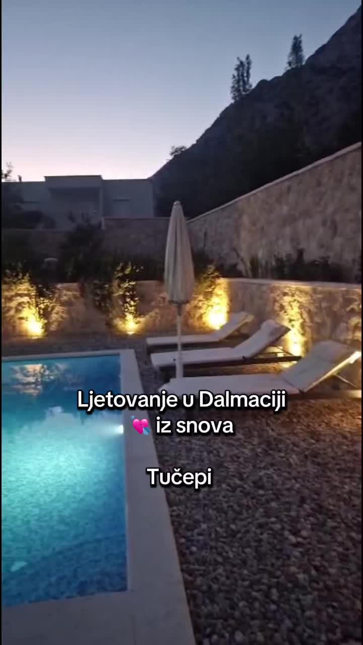 @🙋🏻&zwj;♀️ Hercegovka