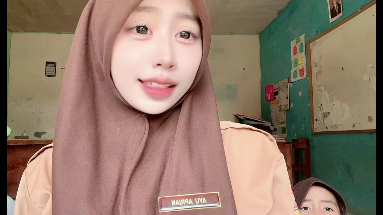 @Ayuu