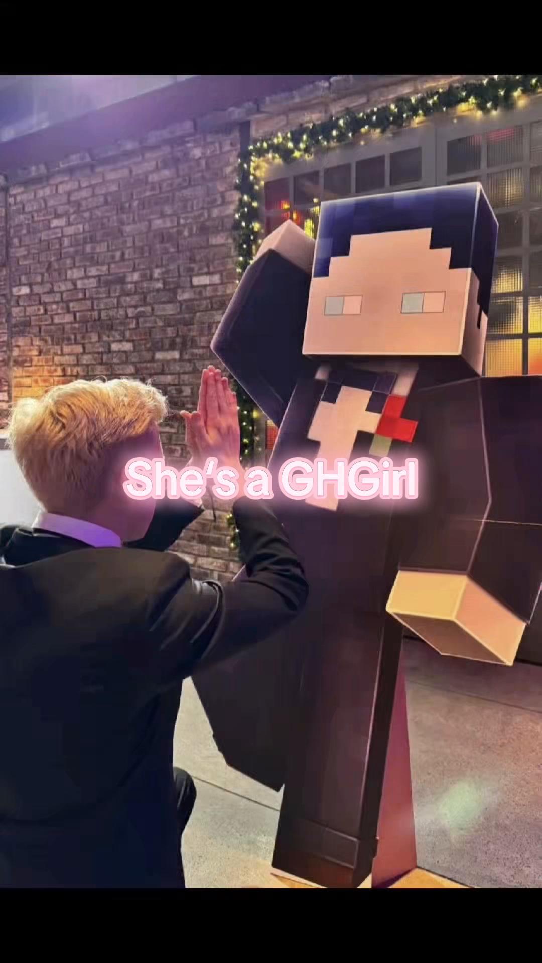 @^-^