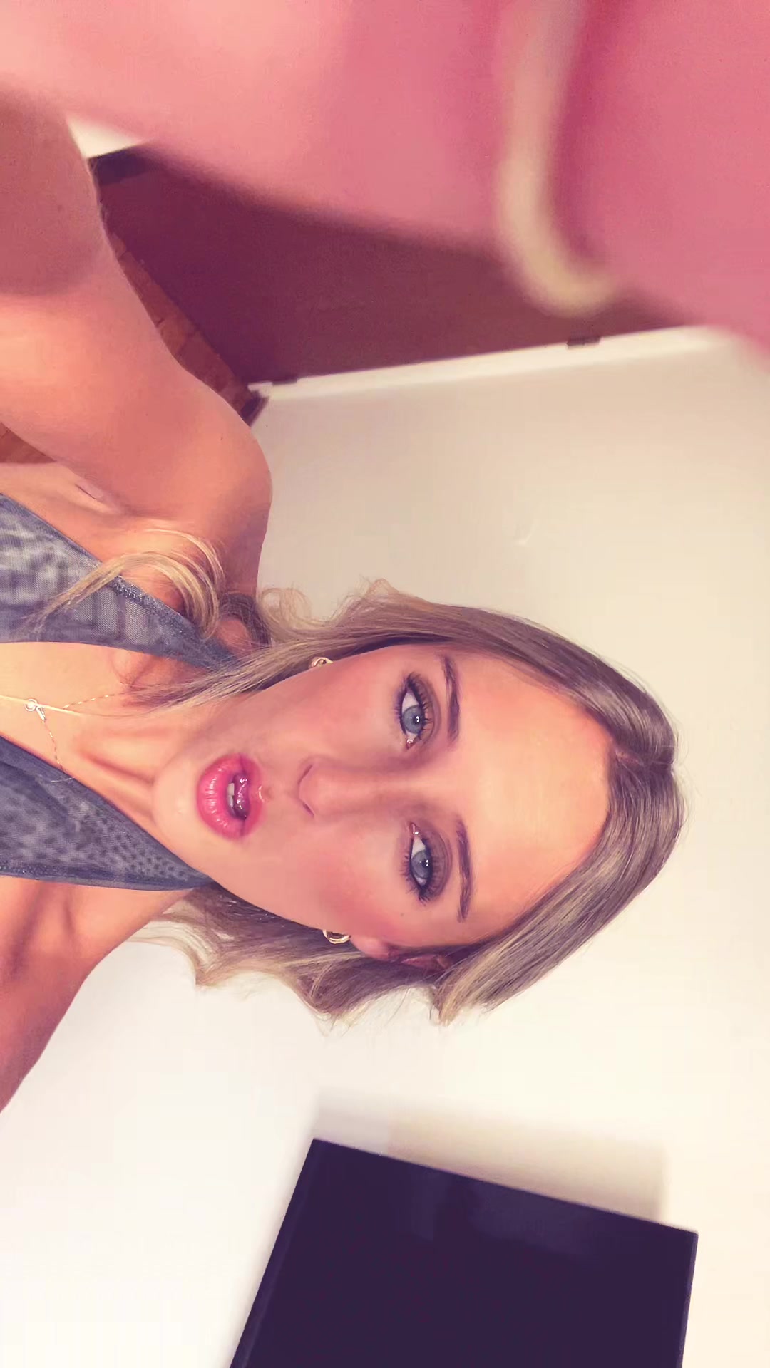 @vickyrinaldii