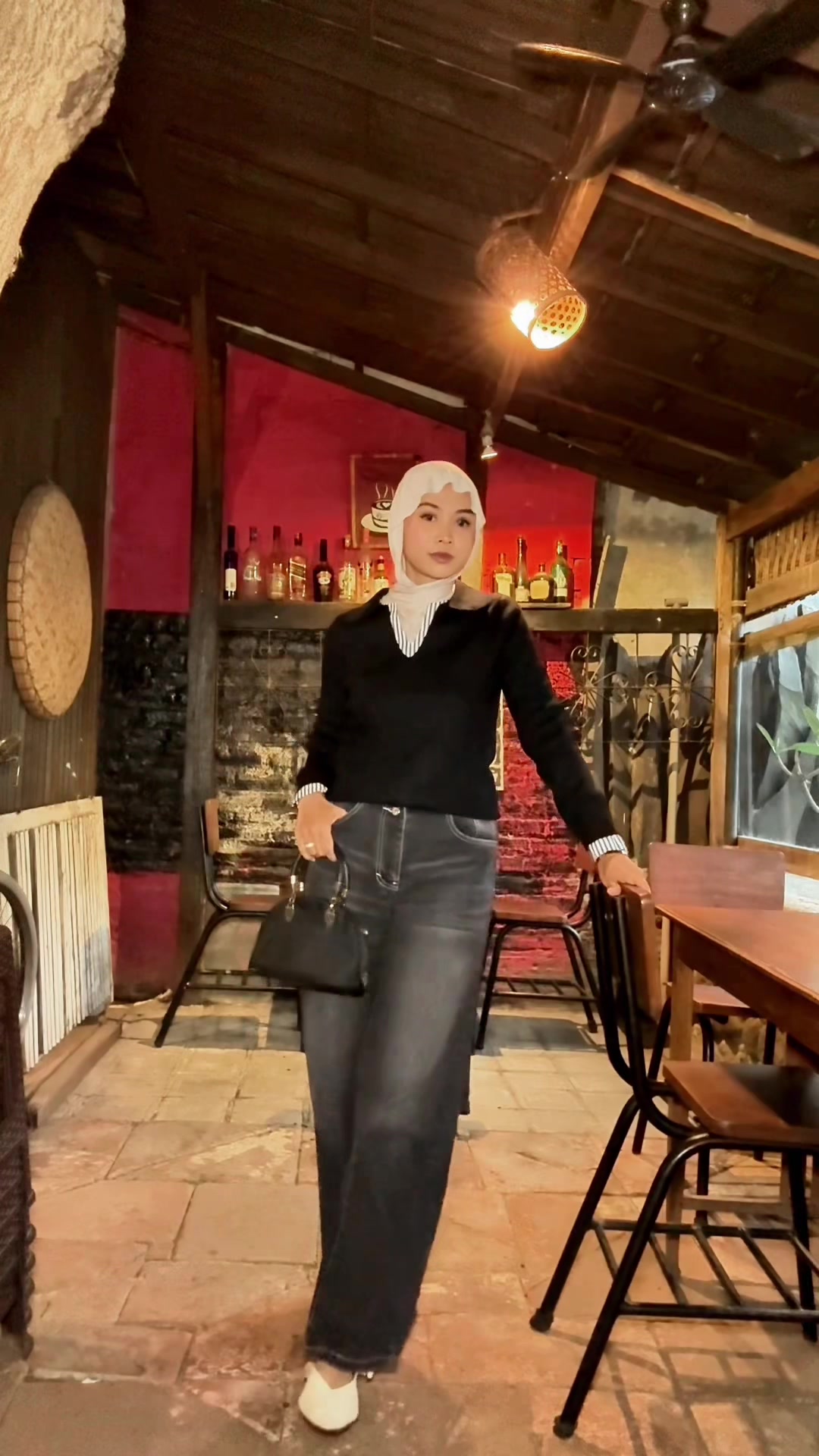@deviariianti