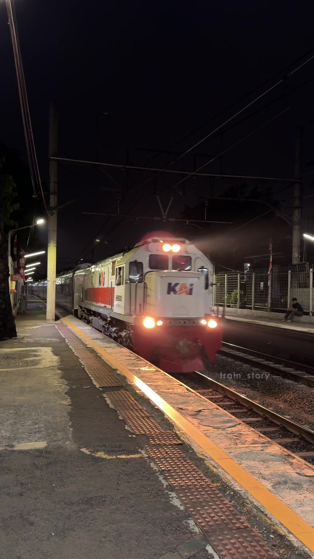 @Train_Story