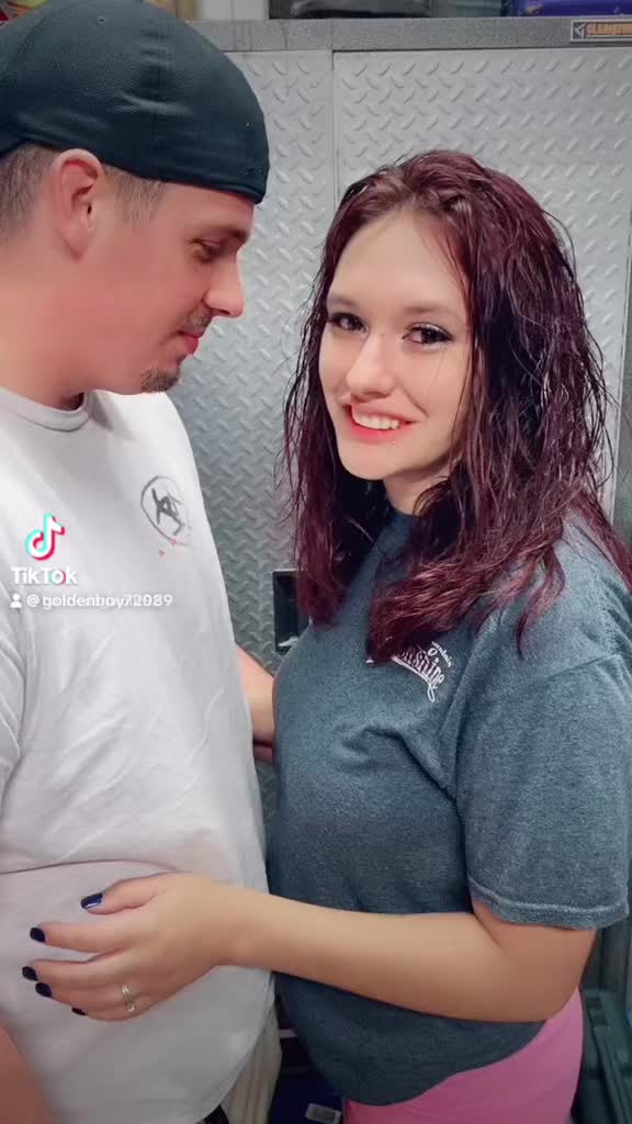 @tattedqueengoldengirl