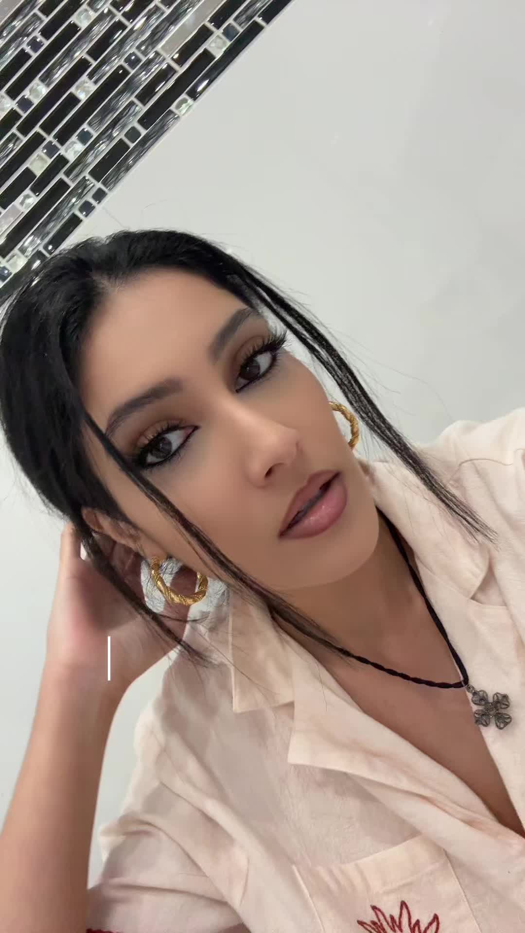 @Bella PolitCHICK