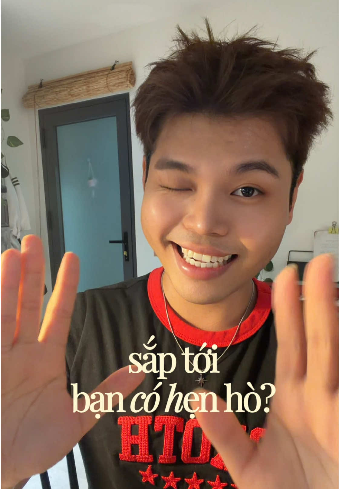 @Một chiếc &ocirc;m nhỏ ch&iacute;u