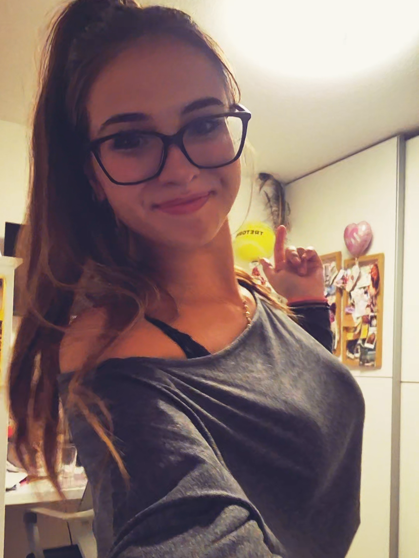 @𝒗𝒆𝒓𝒐𝒏𝒊𝒌𝒊_