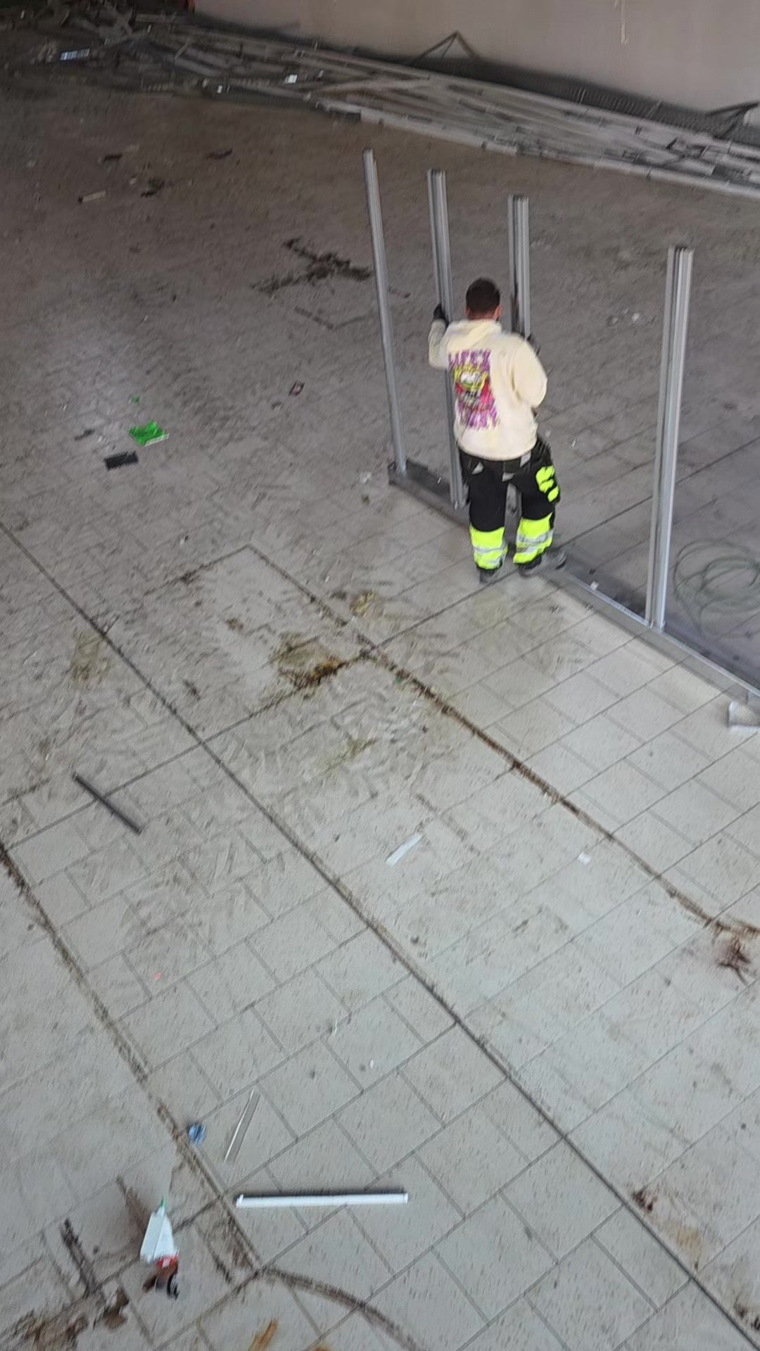@..