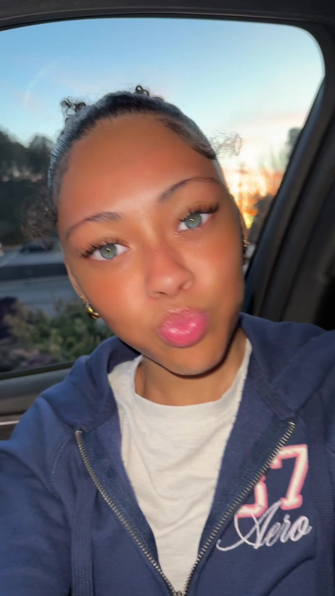 @WEIRD GIRL GOGOWORLD