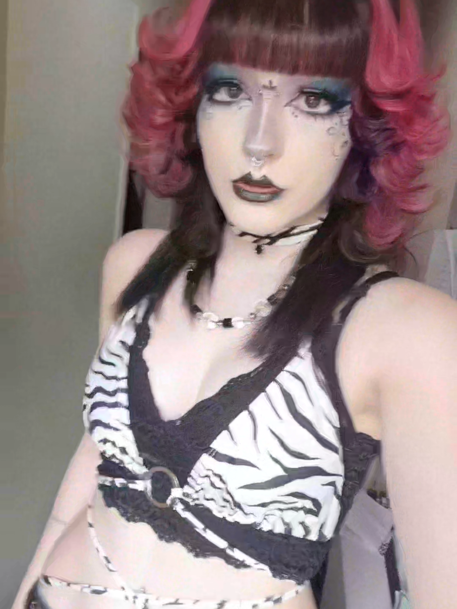 @Nat 🖤🦄