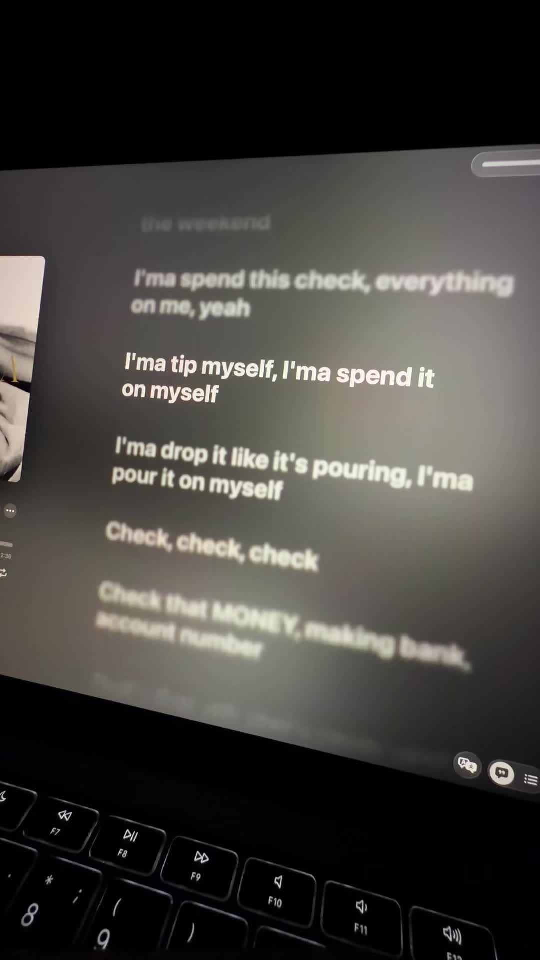 @𝙻𝚈𝚁𝙸𝙲𝚂