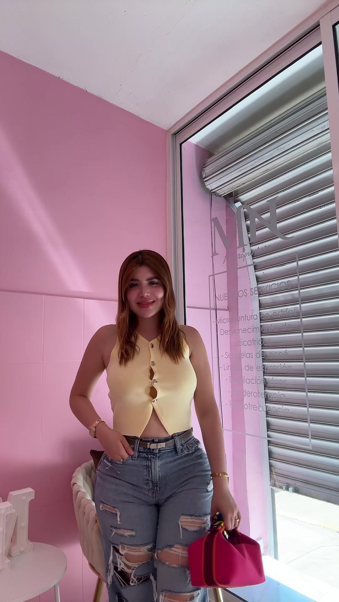 @Moniinay