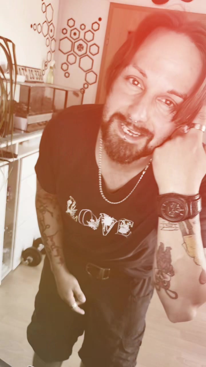@D3NNI5