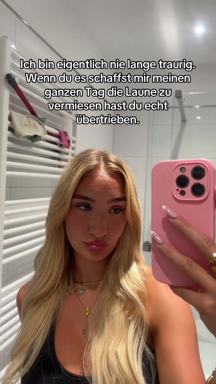 @𝐃𝐈𝐀𝐍𝐀 𝐒𝐈𝐗𝐓𝐈𝐍𝐀