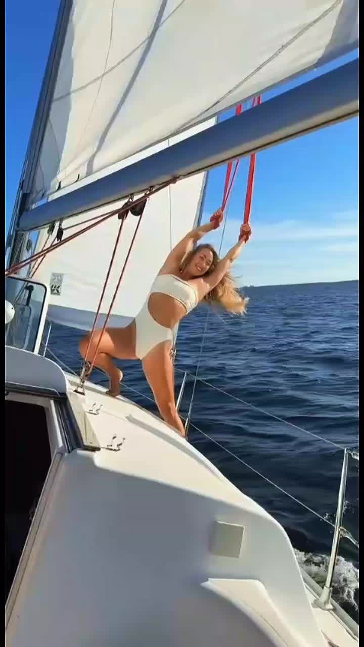 @Elleum