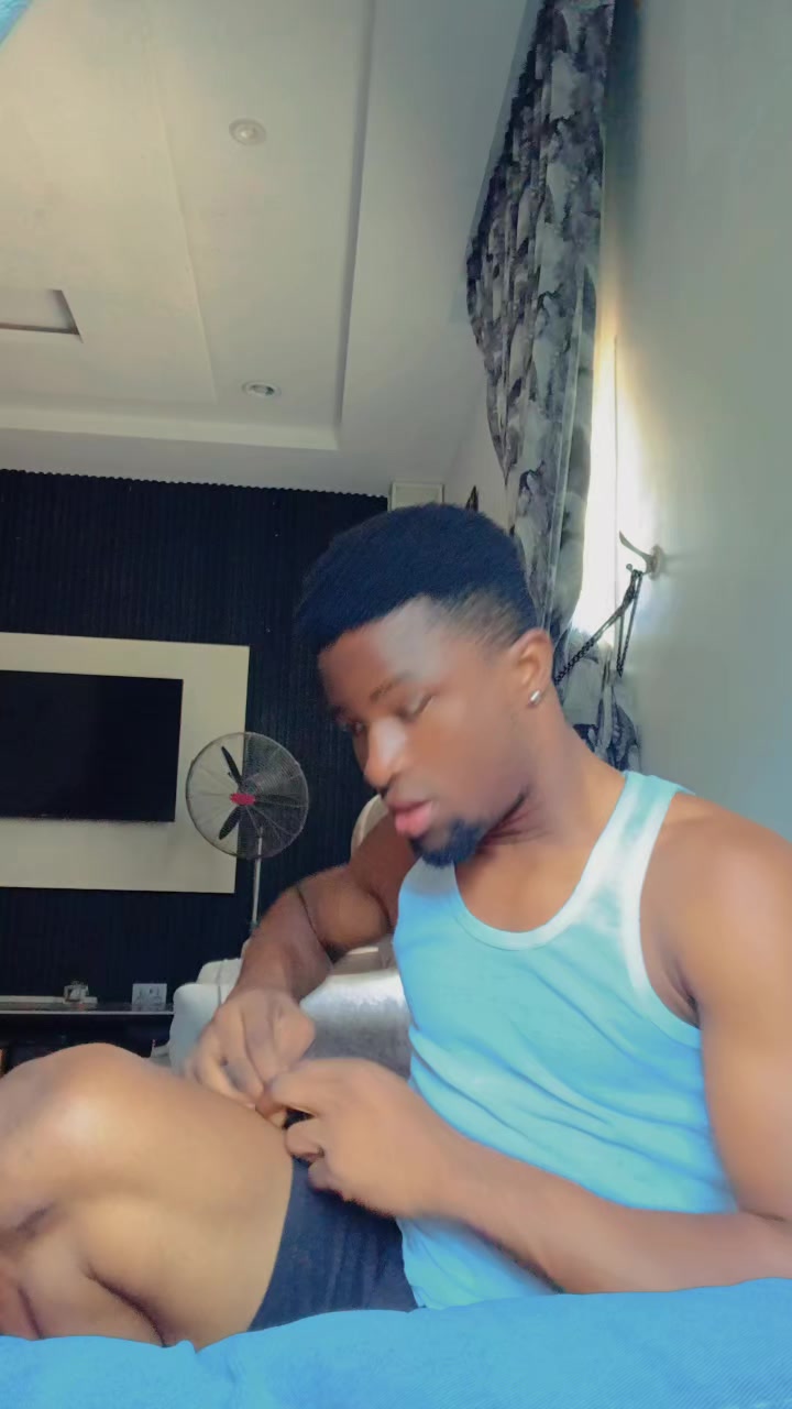 @celebrityboyfriend04