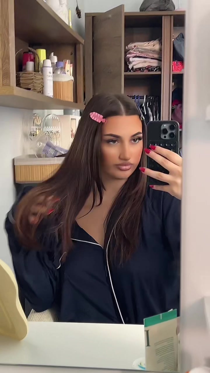@⏾