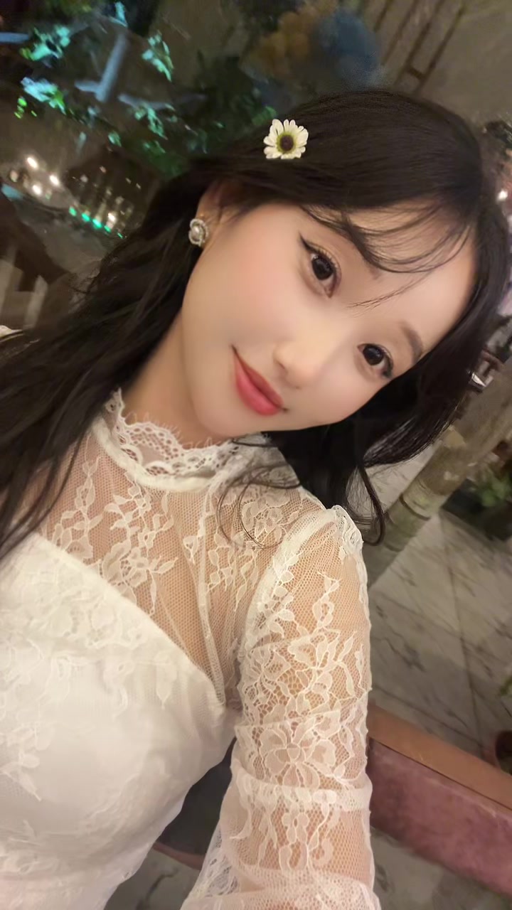 @jeenaraiii